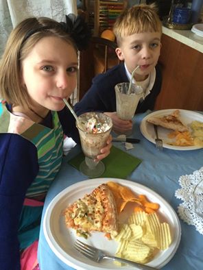 10672343_773133189399256_541331351388849889_n