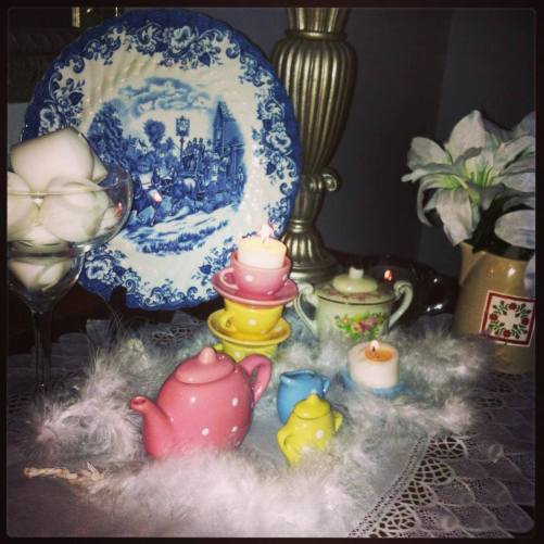 blog fluffy feather tea set